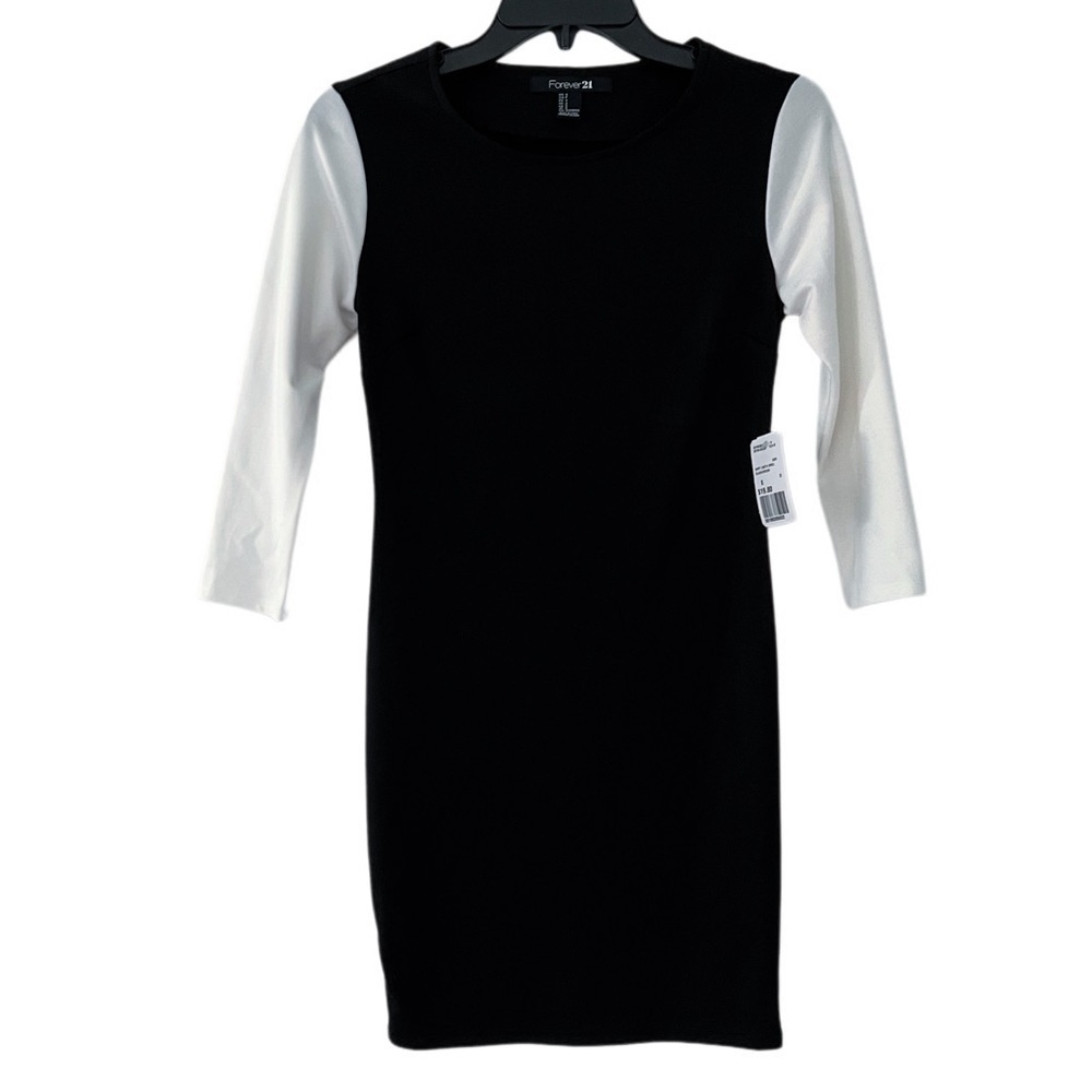 Forever 21- Black and Cream White Long Sleeve Dress (S) NWT
